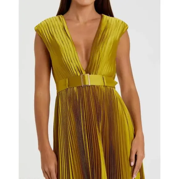 NWT Mac Duggal Apparel Green Pleated Cap Sleeve Belted A Line Dress Size 6